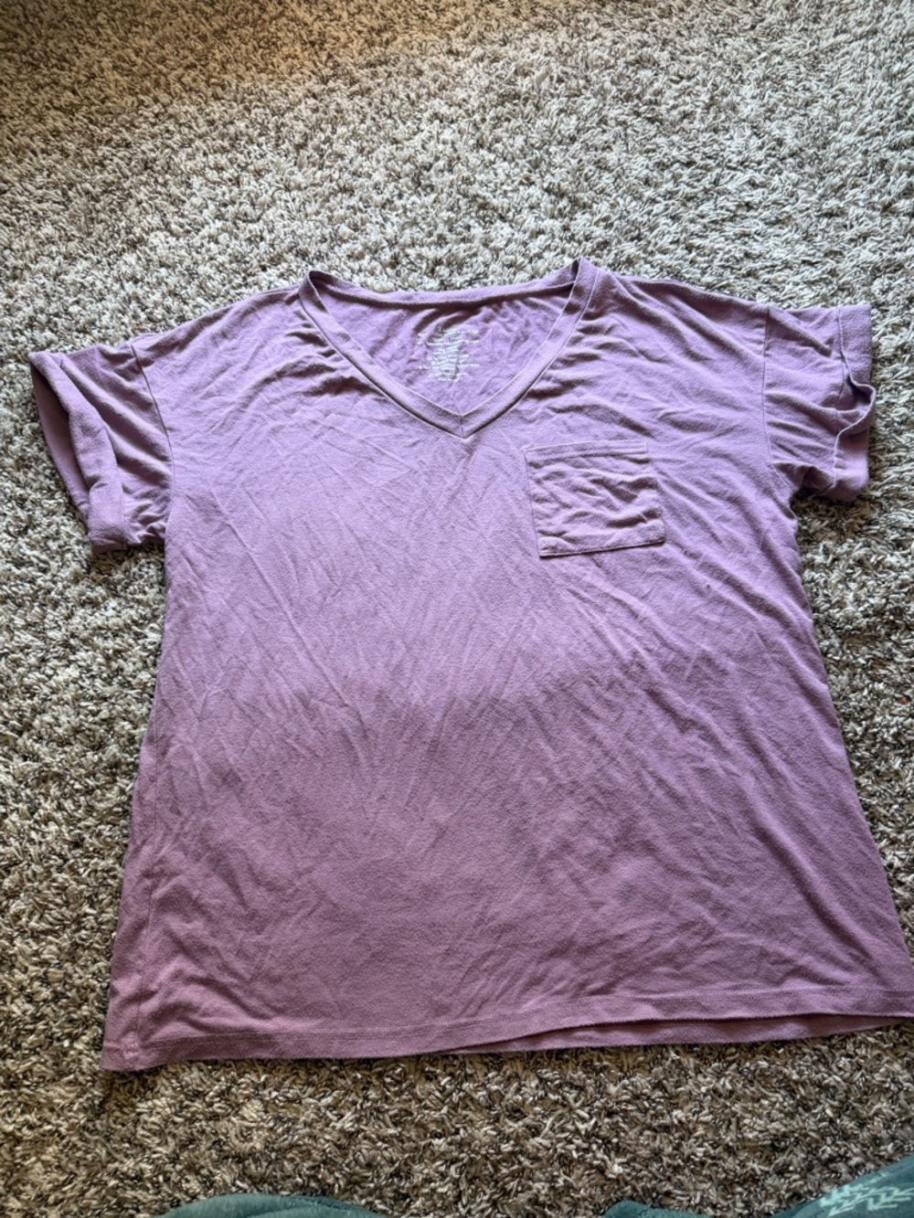 Women's Lavender V-Neck Short Sleeve Pocket Tee